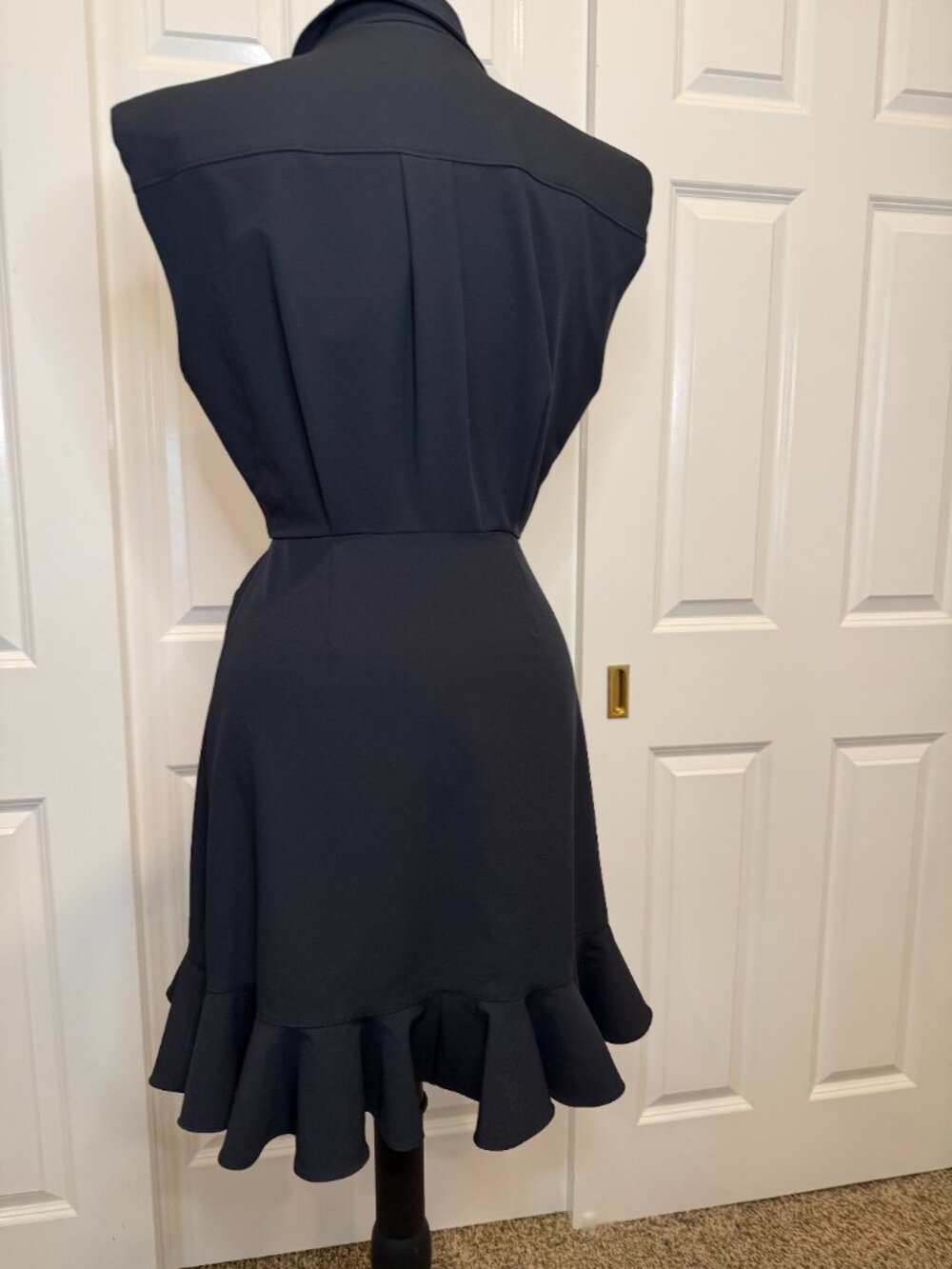 Cinq a Sept Black Sleeveless Wrap Dress Size "8" NWT - Picture 4 of 11